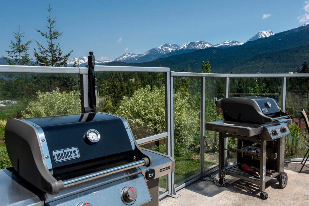 The Ironwood On Blueberry Hill Lägenhet Whistler Exteriör bild
