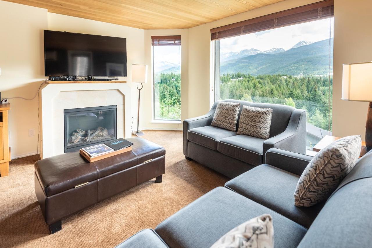 The Ironwood On Blueberry Hill Lägenhet Whistler Exteriör bild